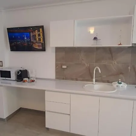 Alezzy Family Studio Apartment *